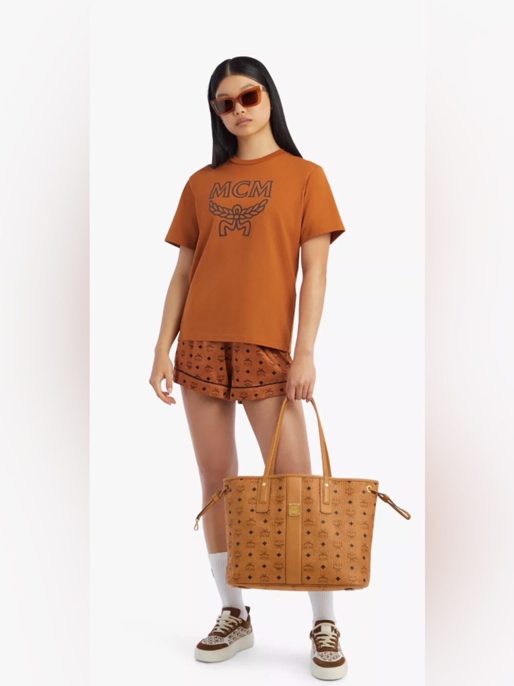 MCM Liz Reversible MD Tote. Cognac/Gold. - Picture 8 of 17